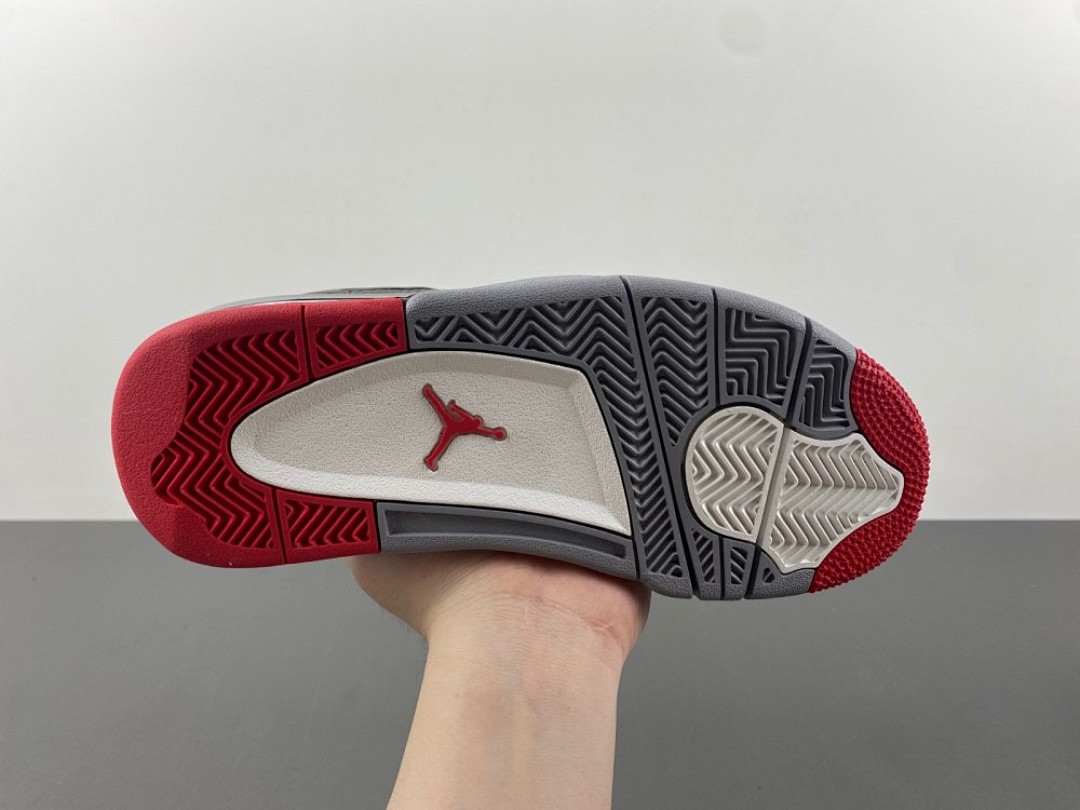Bred (Reimagined) AJ4 photo 8